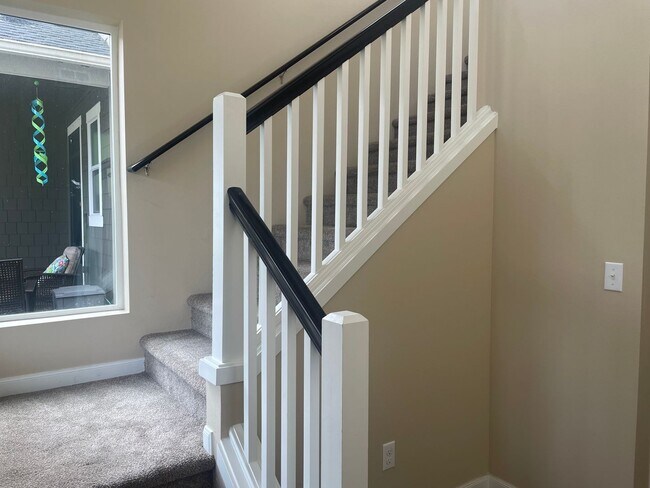 Foto del edificio - Beautiful 4BR Lacey home