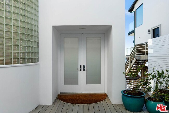 Foto del edificio - 25212 Malibu Rd