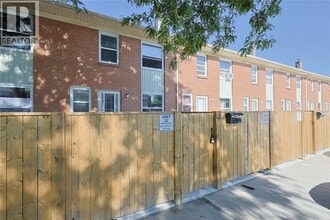 Building Photo - 834 Exmouth St