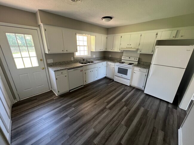 Foto del edificio - 7964 Valley Falls Rd