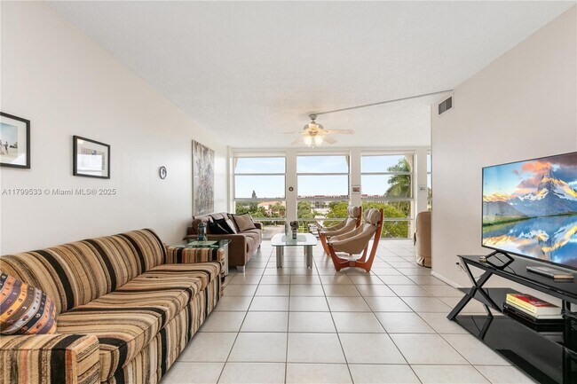 Building Photo - 2000 Atlantic Shores Blvd
