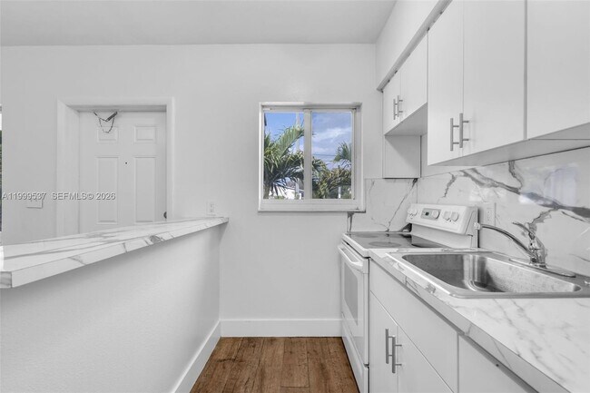 Foto del edificio - 5549 NE Miami Ct