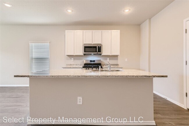 Foto del edificio - 4 br, 2 bath House - 2139 Collins Alley