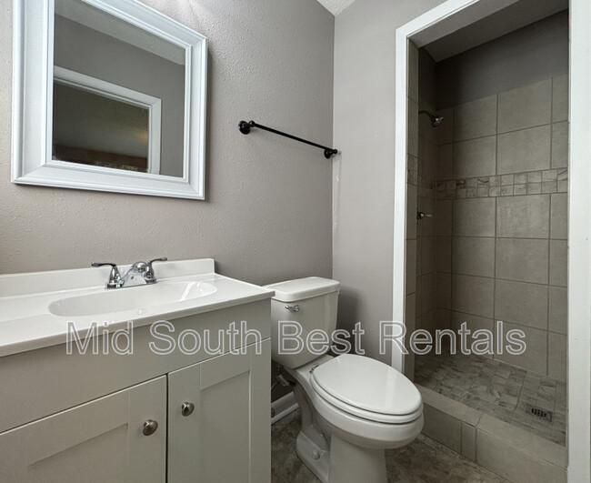 Building Photo - 6601 Fairfield Dr
