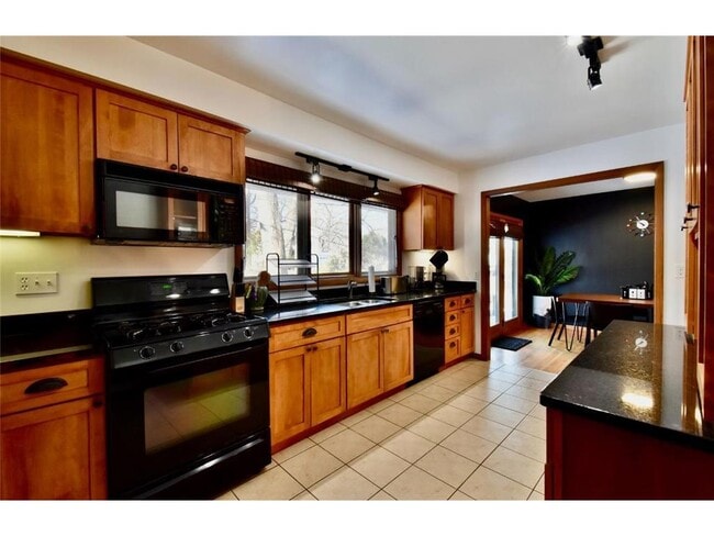 Building Photo - 239 Byrondale Ave