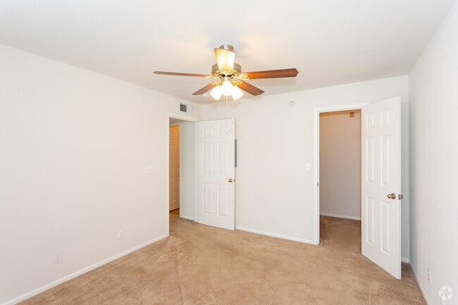 1BA, 1BR - 701 SF - The Crossings Apartments