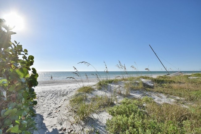 Building Photo - FURNISHED - Beach front Vacation rental