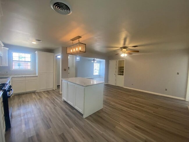 Foto del edificio - 426 E 50th St