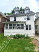Building Photo - 128 Anthony St