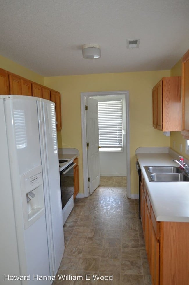 Building Photo - 124 Summerfield St