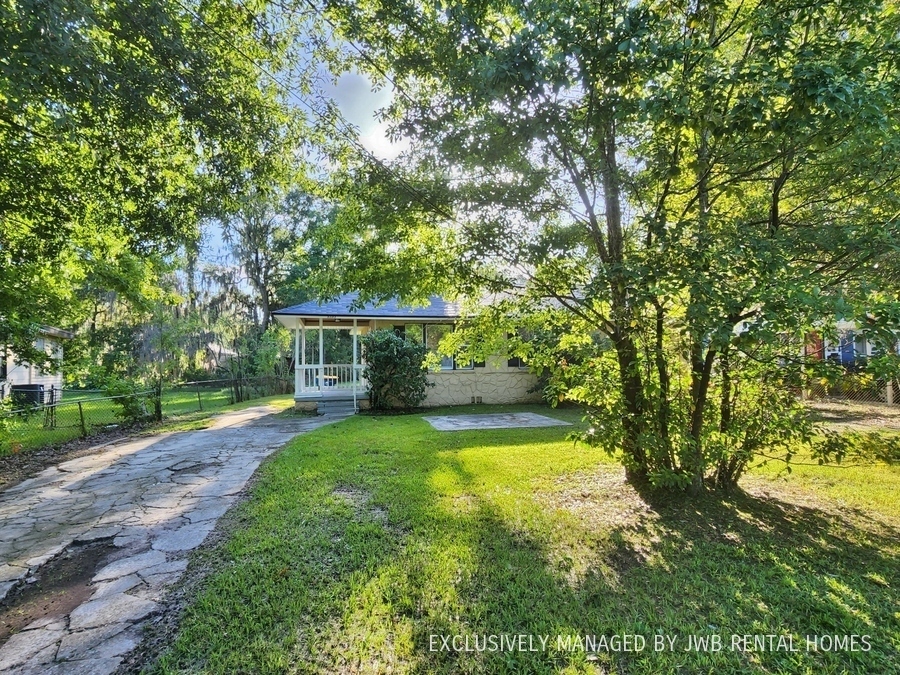 Foto principal - 5355 Newcombe Rd