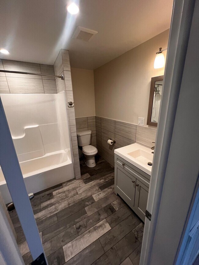 Foto del edificio - 613 Wallace Harris Ave