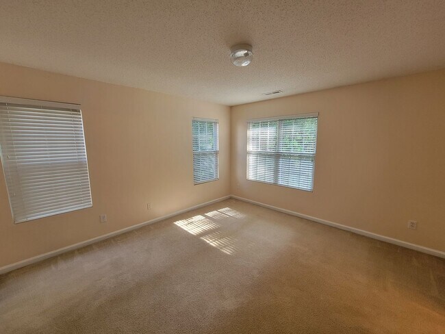 Foto del edificio - 142 Queensberry Ct