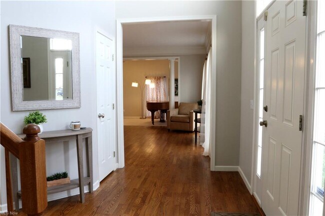 Building Photo - 38805 Camelot Way