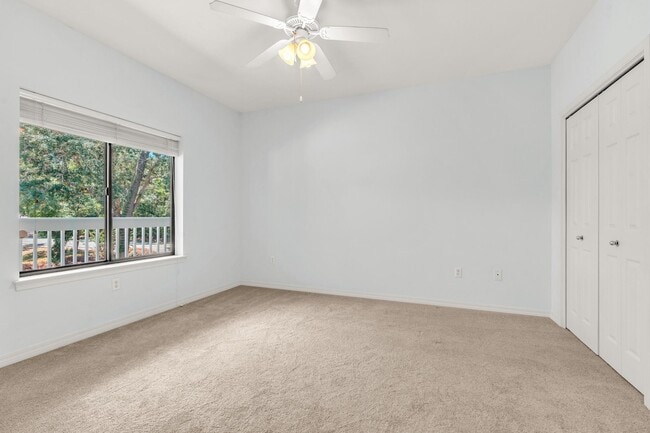 Building Photo - 407 Westlake Ct