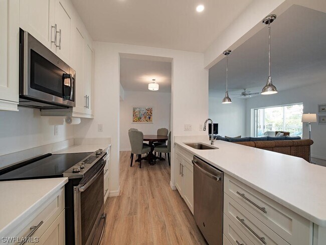 Building Photo - 797 Willowbrook Dr