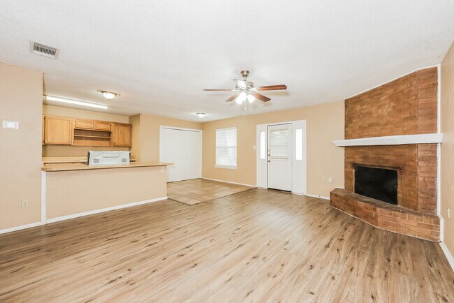 Foto del edificio - 6109 Springwood Dr