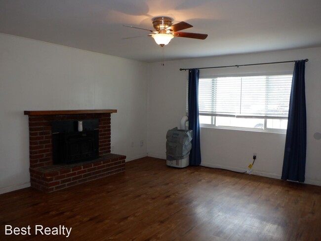 Foto del edificio - 3 br, 2 bath House - 209 Pine Court