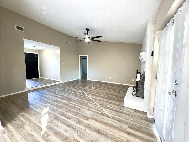 Building Photo - 3519 Acorn Way Ln