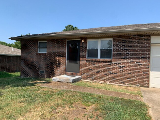 Foto del edificio - 3825-3835 College View Ave