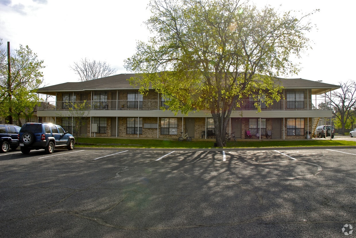 Building Photo - Eagle's Crossing