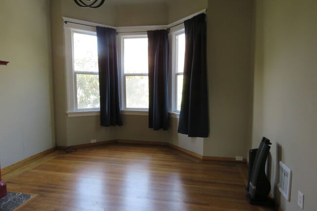 Building Photo - 162FFF