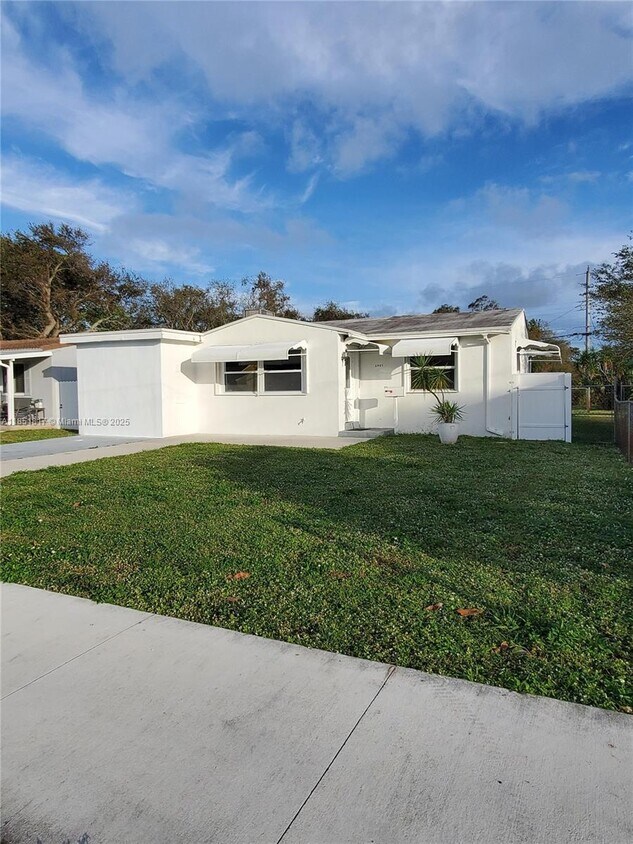 Foto principal - 2407 Scott St