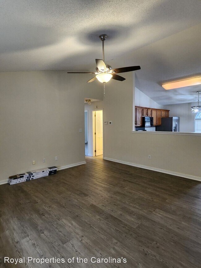 Foto del edificio - 3 br, 2 bath House - 5127 Daffodil Lane