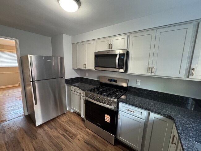 Foto del edificio - 5735 Doerger Ln