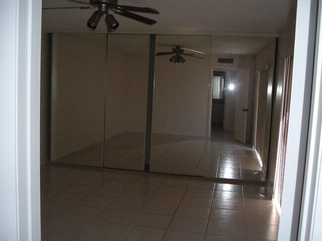 Foto del edificio - 1714 Forest Lakes Cir