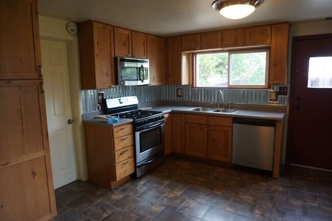 Photo - Two Bedroom Duplex in Golden!! Apartment