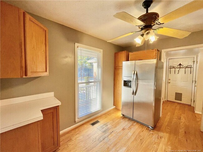 Building Photo - 110 Stonesthrow Ln