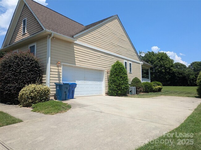 Foto del edificio - 103 Hickory Hill Rd