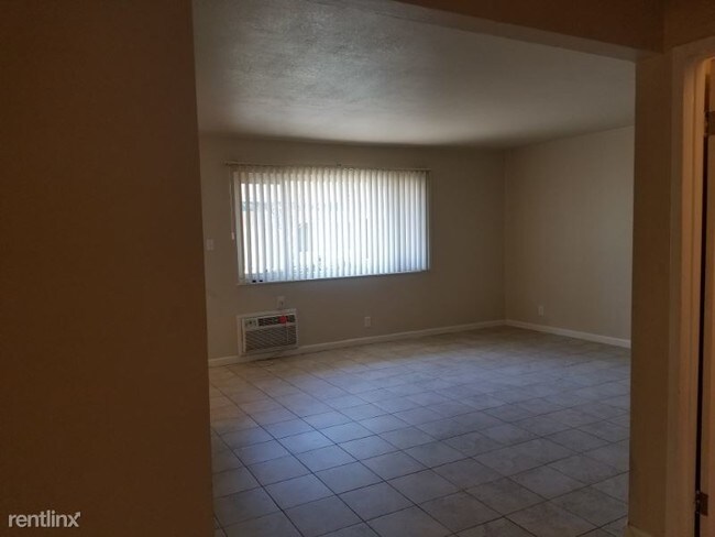 Foto del edificio - 1983 Bonifacio St