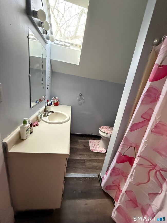 Building Photo - 74 George St