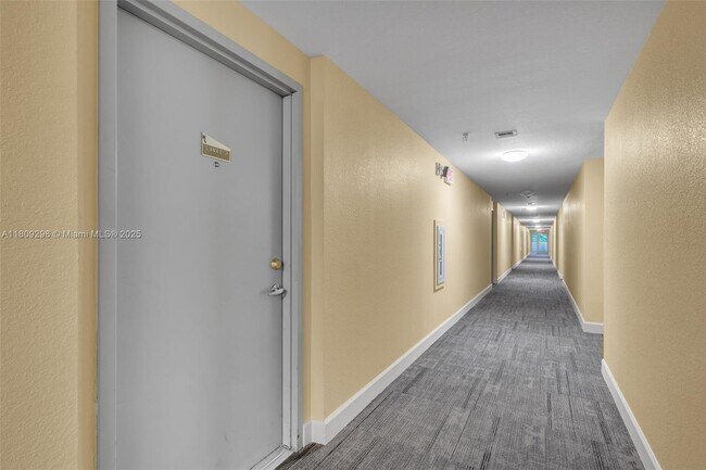 Foto del edificio - 36 NW 6th Ave