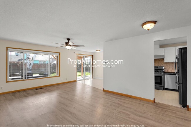 Building Photo - 3 Bedroom Charmer in Gresham - Gorgeous Ba...