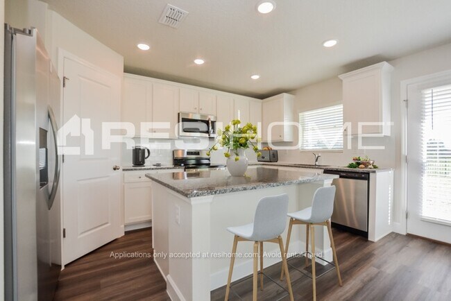 Foto del edificio - 5270 Inglewood Dr