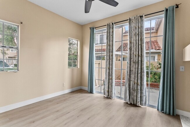 Building Photo - Dream Home in HOA Community!
