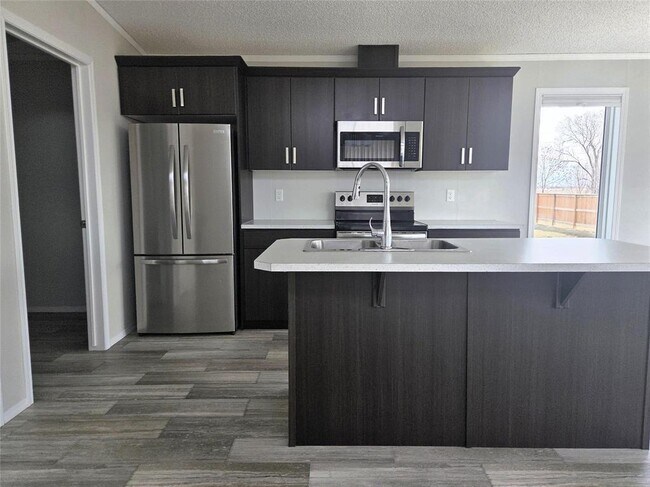 Photo du bâtiment - 93 Prairie Oak Dr