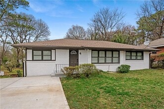 Building Photo - 668 Custer Ave SE
