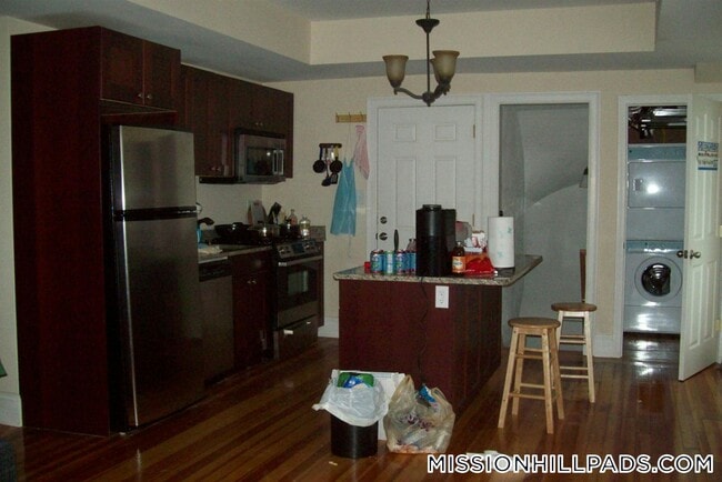 Foto del edificio - 107 Fisher Ave