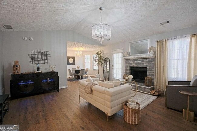 Foto del edificio - 1528 Carriage Ln