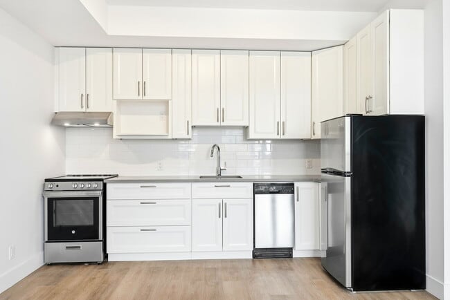 Building Photo - 841 Grenon Ave