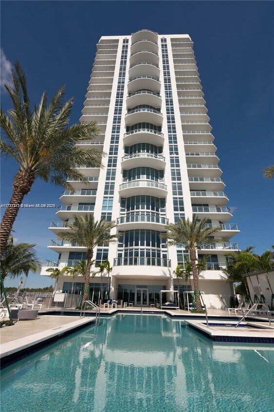 Primary Photo - 17301 Biscayne Blvd