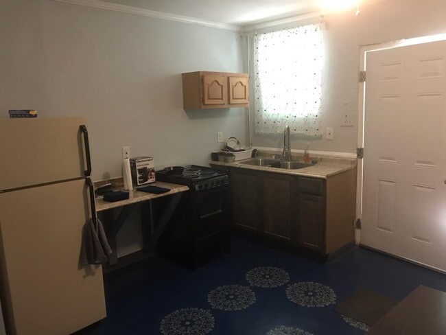 Building Photo - 3533 Brookdale Ave