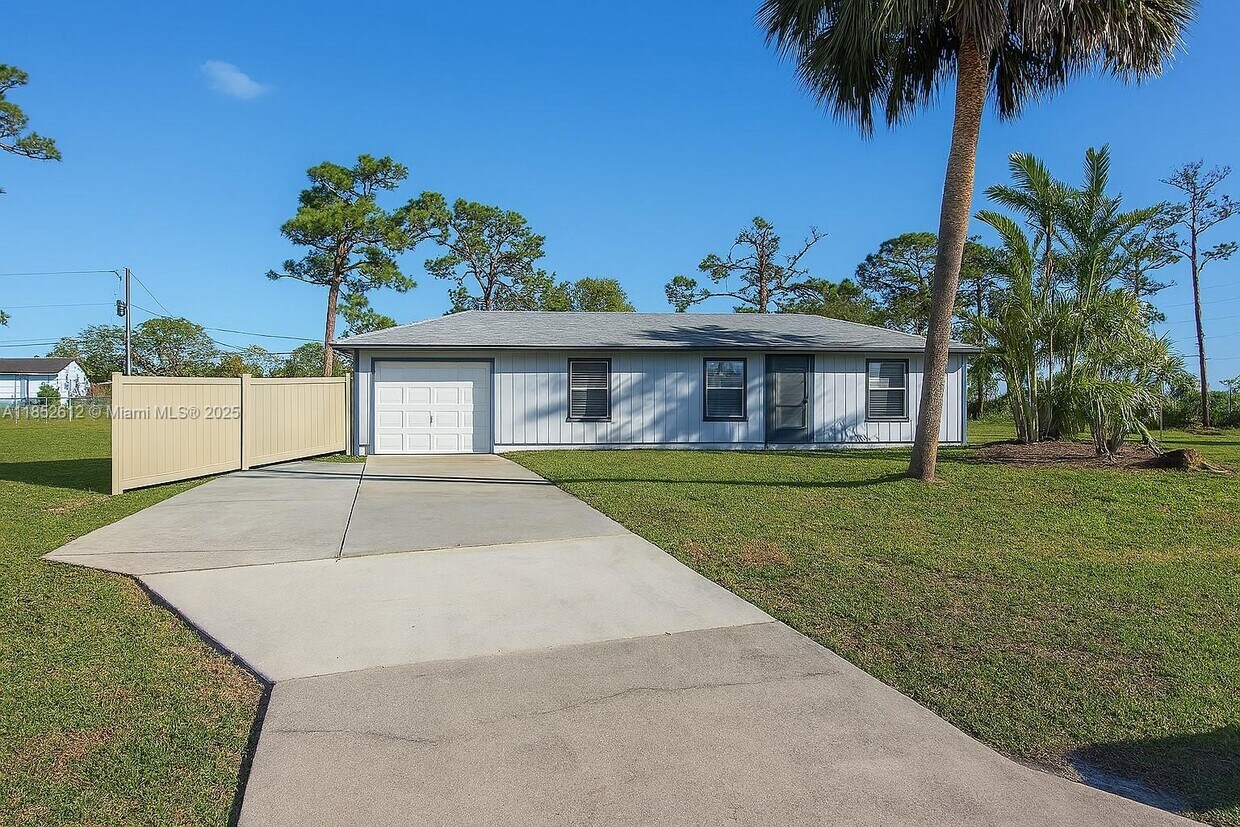Foto principal - 6502 Kenwood Rd