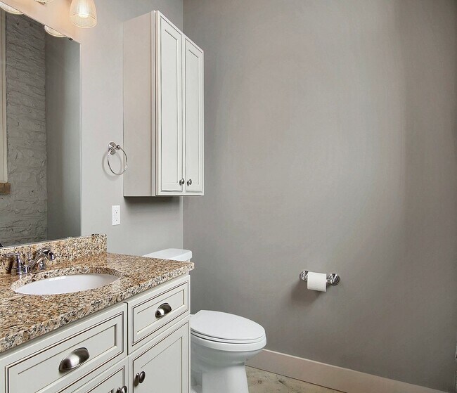 Building Photo - Super Studio Fun-geon