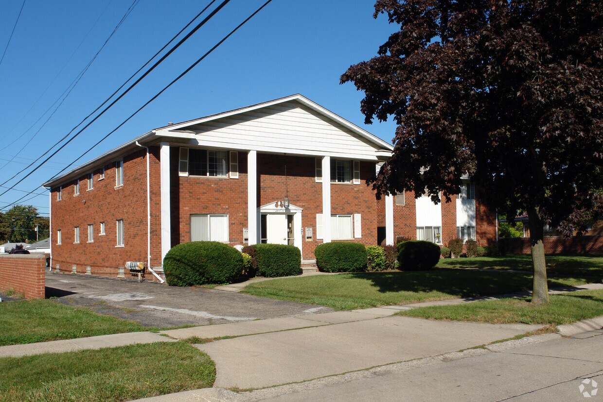 Primary Photo - 25119 Curie Ave