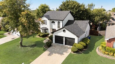 Building Photo - 1409 High Crest Dr Building Photo - 1409 High Crest Dr